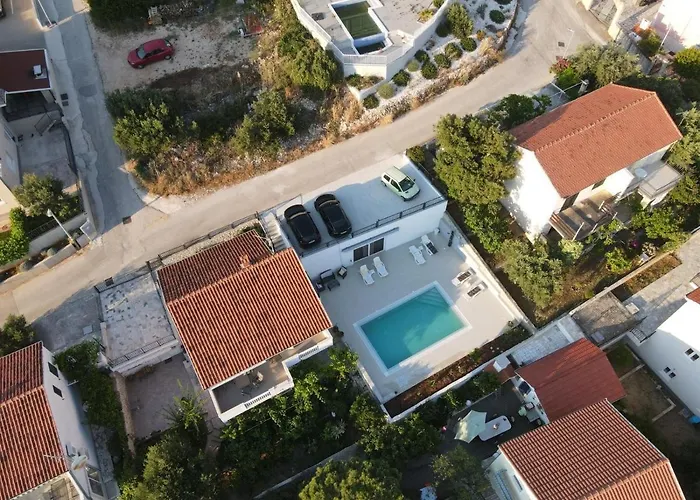 Apartment Zen - Okrug, Heated Pool, Ev Type 2 Trogir